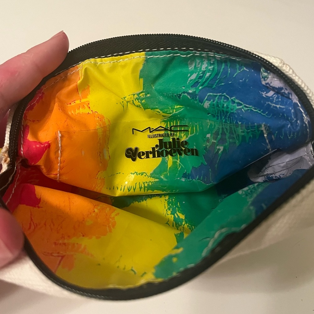 Mac makeup bag - Picture 2 of 3